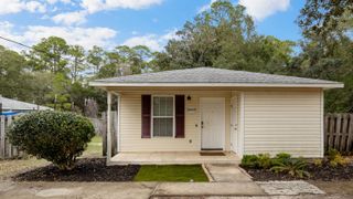 5668 Charter Circle, Gulf Breeze, FL 32563