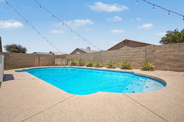 13558 W SAGUARO Lane, Surprise, AZ 85374