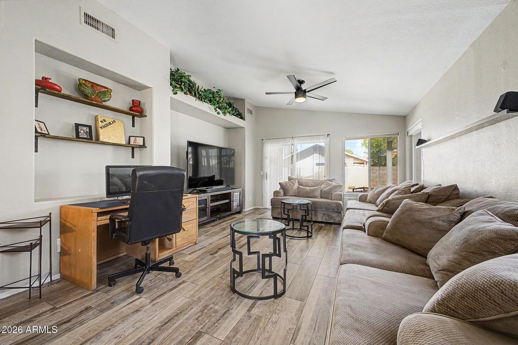 13558 W SAGUARO Lane, Surprise, AZ 85374 — photo 4