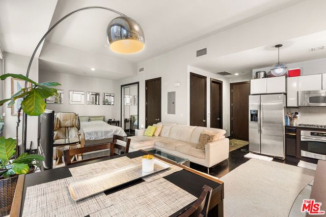 655 S Hope Street 701, Los Angeles, CA 90017