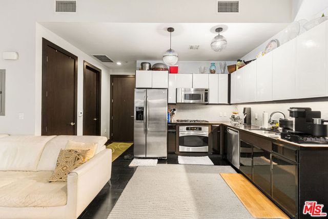 655 S Hope Street 701, Los Angeles, CA 90017