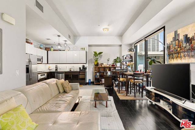 655 S Hope Street 701, Los Angeles, CA 90017