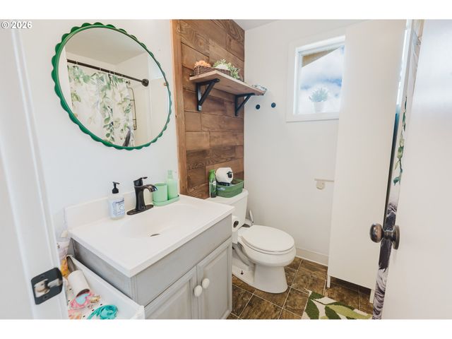 38908 Ne AMBOY Rd, Yacolt, WA 98675