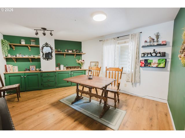38908 Ne AMBOY Rd, Yacolt, WA 98675