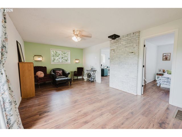 38908 Ne AMBOY Rd, Yacolt, WA 98675