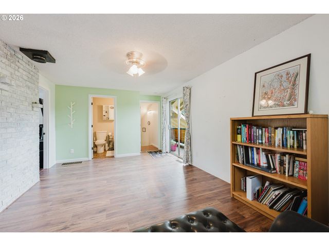 38908 Ne AMBOY Rd, Yacolt, WA 98675