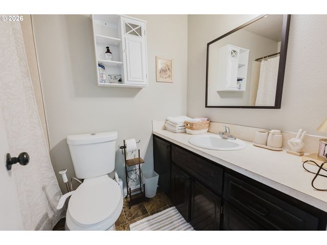 38908 Ne AMBOY Rd, Yacolt, WA 98675