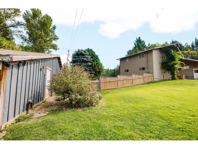 38908 Ne AMBOY Rd, Yacolt, WA 98675