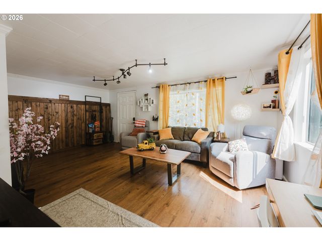 38908 Ne AMBOY Rd, Yacolt, WA 98675