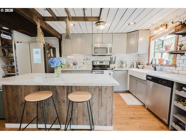 38908 Ne AMBOY Rd, Yacolt, WA 98675