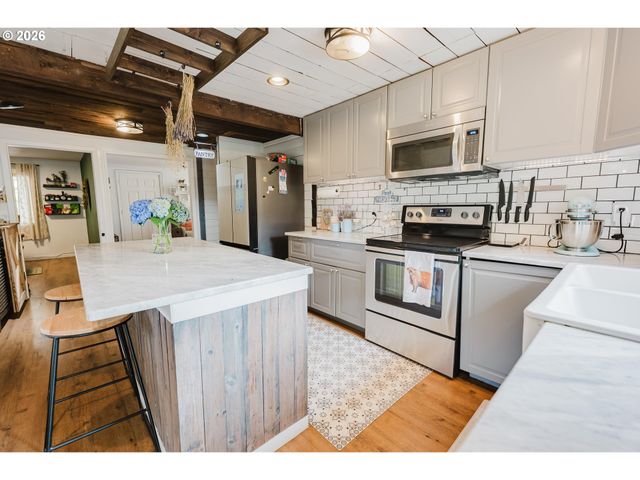 38908 Ne AMBOY Rd, Yacolt, WA 98675