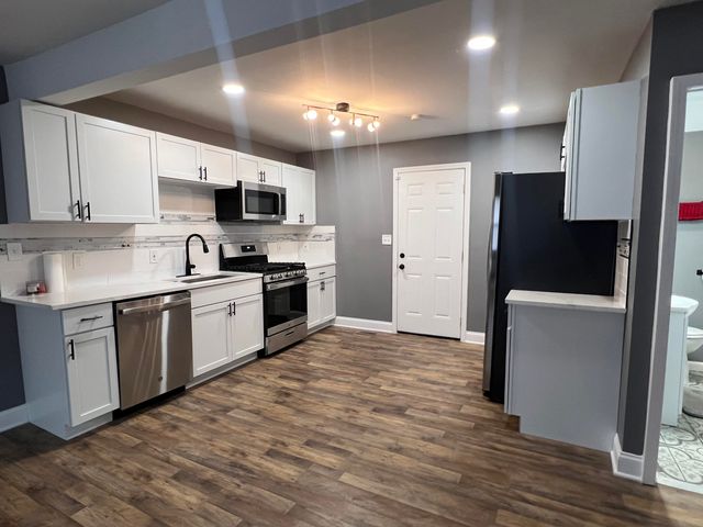 5613 W 15th Avenue, Gary, IN 46406