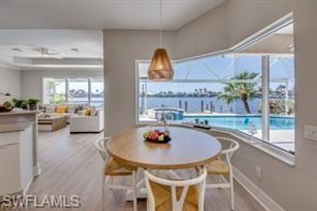 702 SW 52nd ST, Cape Coral, FL 33914