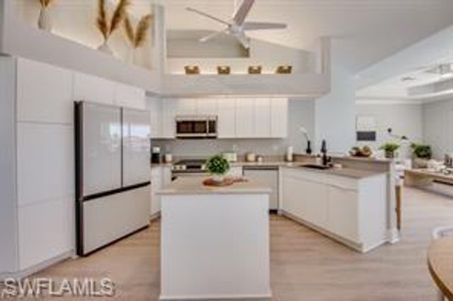 702 SW 52nd ST, Cape Coral, FL 33914