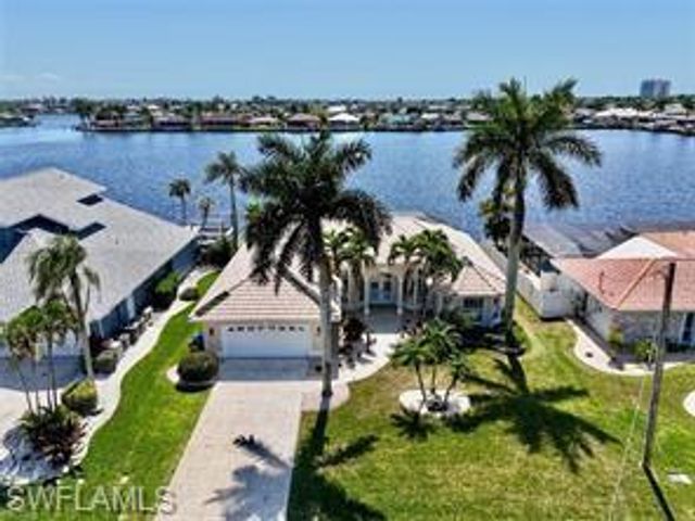 702 SW 52nd ST, Cape Coral, FL 33914