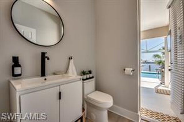 702 SW 52nd ST, Cape Coral, FL 33914
