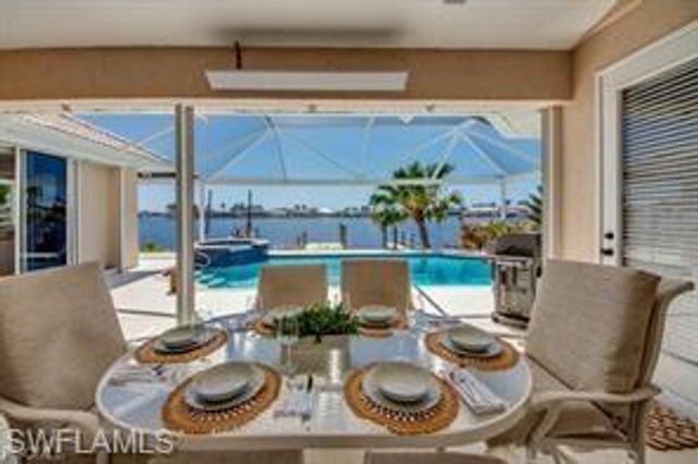 702 SW 52nd ST, Cape Coral, FL 33914