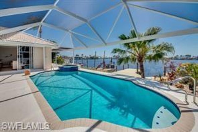 702 SW 52nd ST, Cape Coral, FL 33914