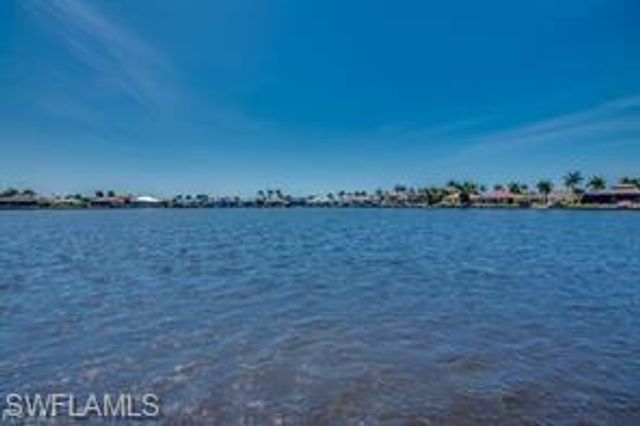 702 SW 52nd ST, Cape Coral, FL 33914