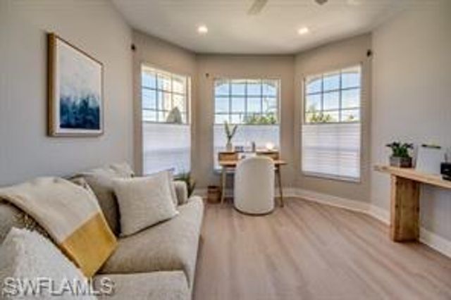 702 SW 52nd ST, Cape Coral, FL 33914
