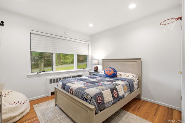 29 Sycamore Drive, Roslyn, NY 11576
