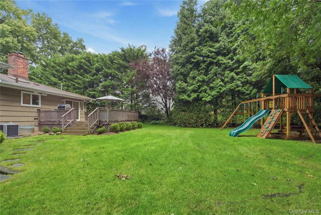 29 Sycamore Drive, Roslyn, NY 11576