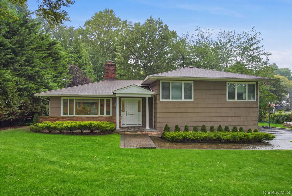 29 Sycamore Drive, Roslyn, NY 11576 — exterior