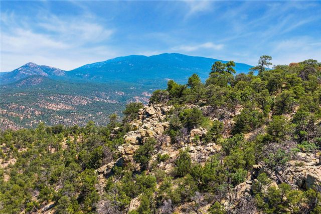 201-B Soaring Hawk Trail, Santa Fe, NM 87508