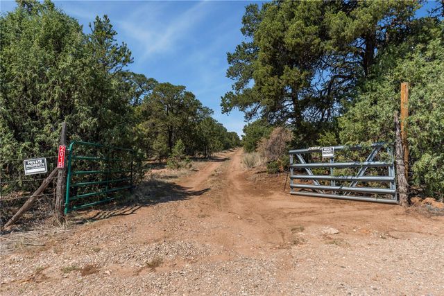 201-B Soaring Hawk Trail, Santa Fe, NM 87508