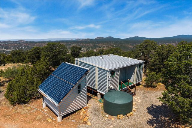 201-B Soaring Hawk Trail, Santa Fe, NM 87508