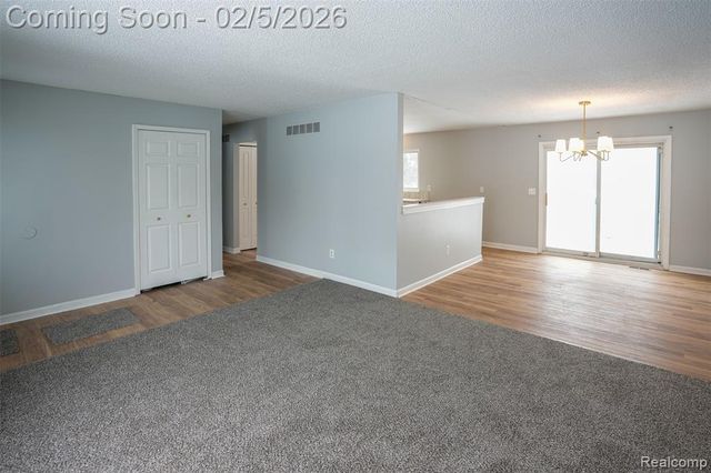 5783 Williamsburg Court, Waterford, MI 48327