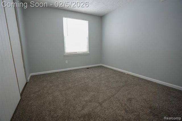 5783 Williamsburg Court, Waterford, MI 48327