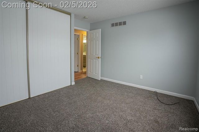 5783 Williamsburg Court, Waterford, MI 48327