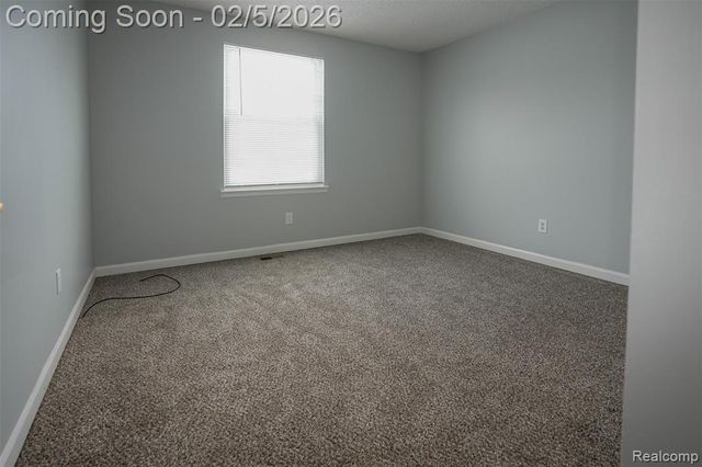 5783 Williamsburg Court, Waterford, MI 48327