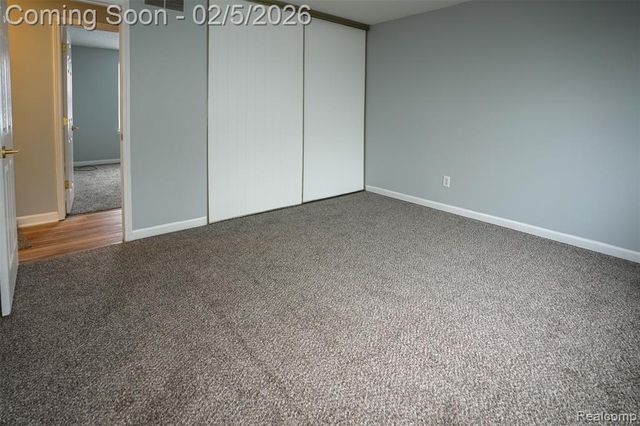 5783 Williamsburg Court, Waterford, MI 48327