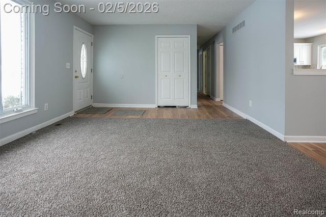 5783 Williamsburg Court, Waterford, MI 48327