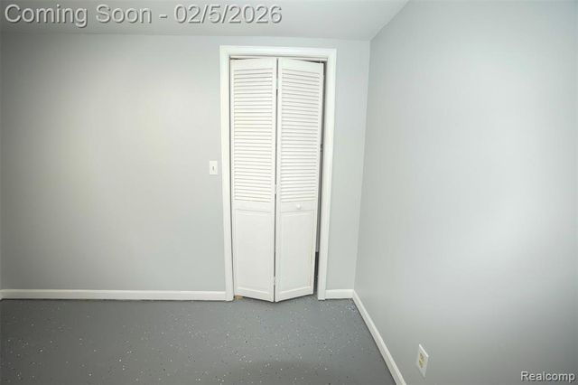 5783 Williamsburg Court, Waterford, MI 48327