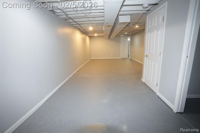 5783 Williamsburg Court, Waterford, MI 48327