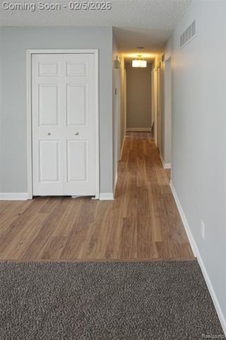 5783 Williamsburg Court, Waterford, MI 48327