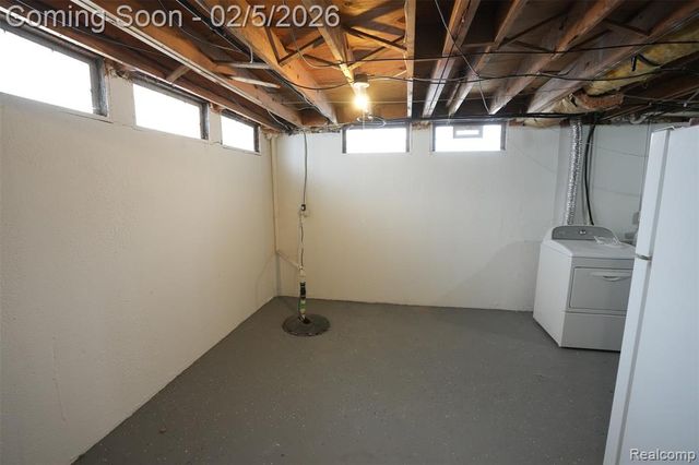 5783 Williamsburg Court, Waterford, MI 48327