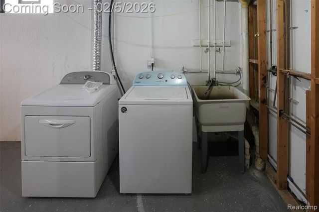 5783 Williamsburg Court, Waterford, MI 48327