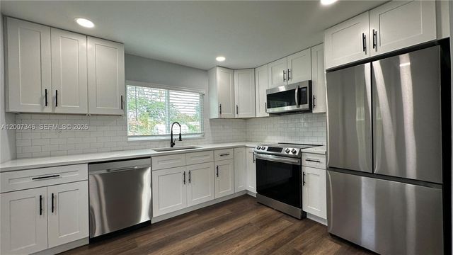 119 SW 8th Ave, Boynton Beach, FL 33435