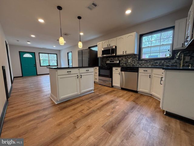 11 SUNSET LN, Bridgeton, NJ 08302