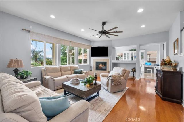 29350 Las Brisas, Valencia, CA 91354