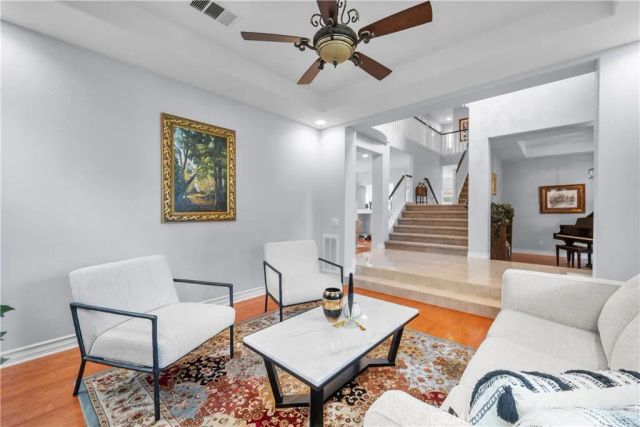 29350 Las Brisas, Valencia, CA 91354