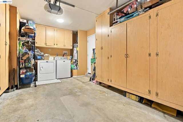 22 John Glenn Cir, Daly City, CA 94015