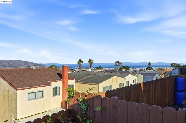 22 John Glenn Cir, Daly City, CA 94015