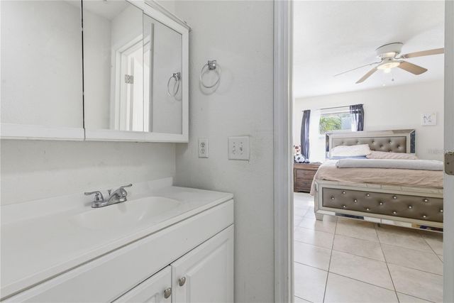 5219 VIA HACIENDA CIRCLE B111, Orlando, FL 32839