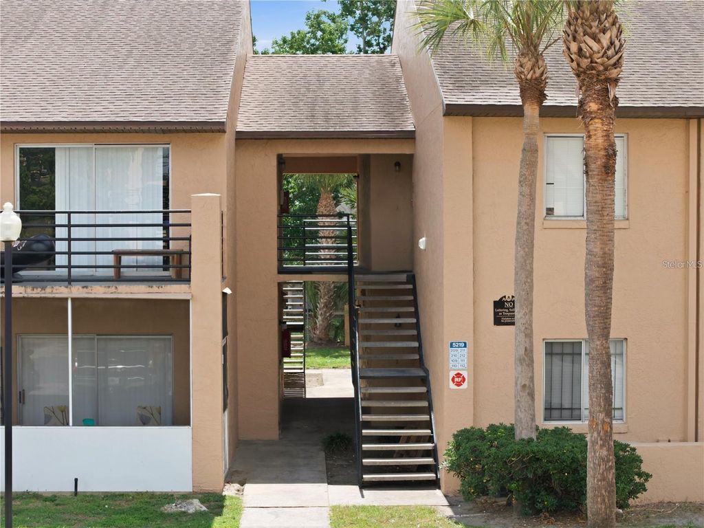 Image 28 of property listing at 5219 VIA HACIENDA CIRCLE B111, Orlando, FL 32839