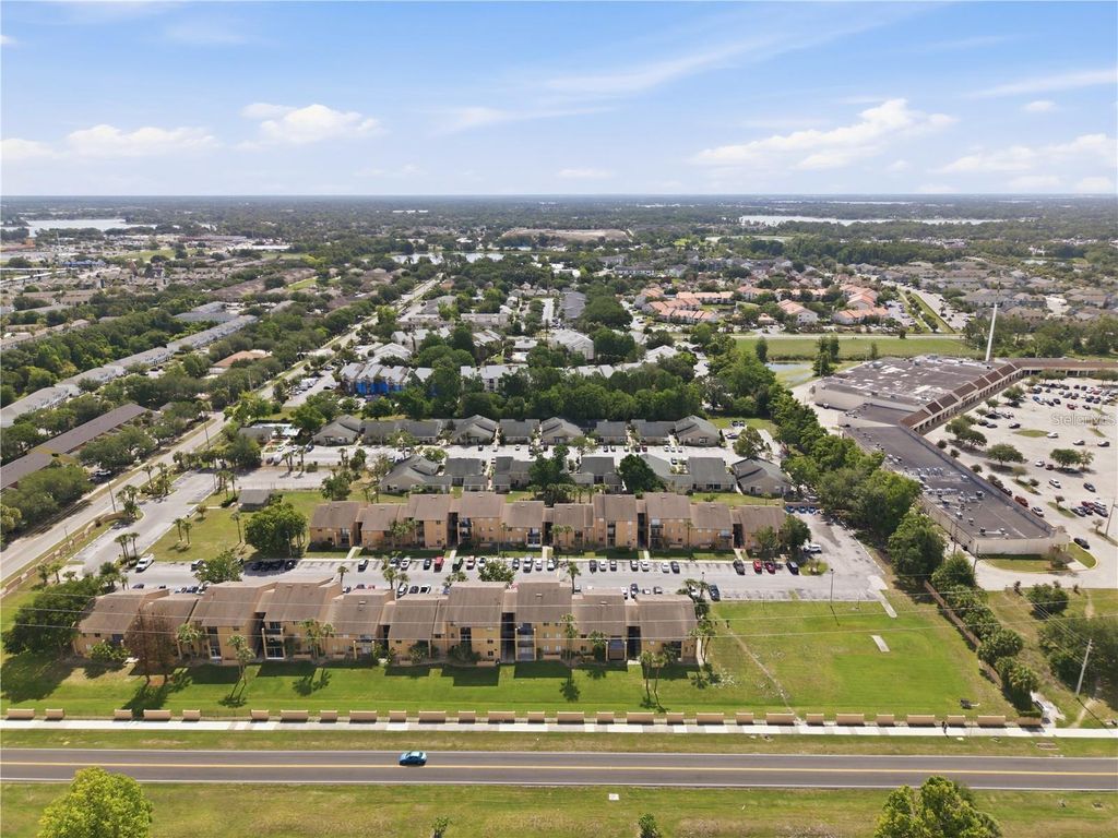 Image 30 of property listing at 5219 VIA HACIENDA CIRCLE B111, Orlando, FL 32839